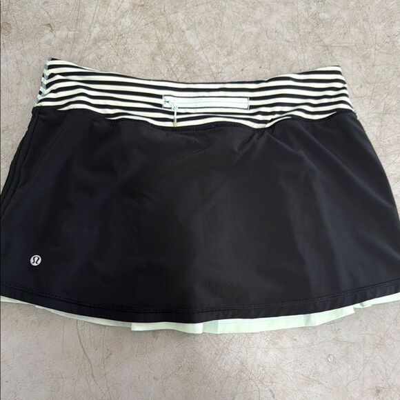 Black and Mint Green Striped Women's Athletic Skirt - Lululemon - NWOT Size 8 - Picture 2 of 3